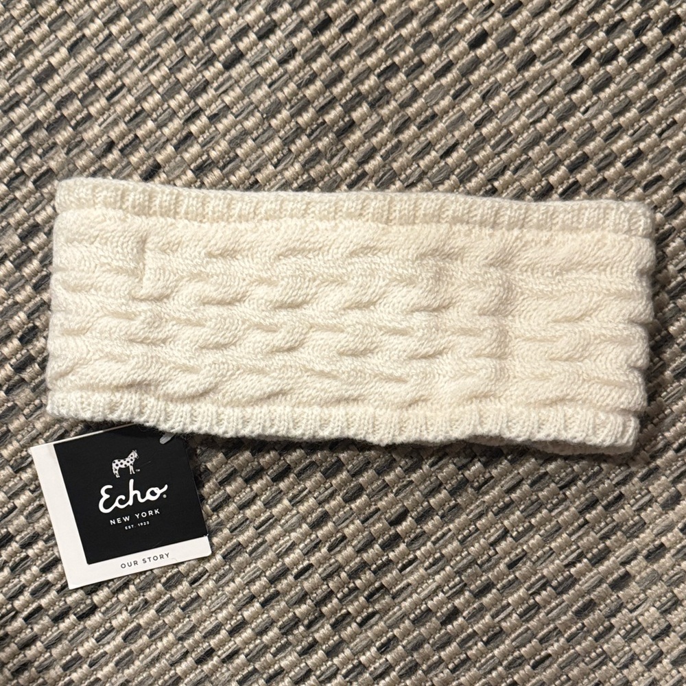 Echo NWT 🎉host pick 🎉cable knit headscarf with fleece inside for extra warmth